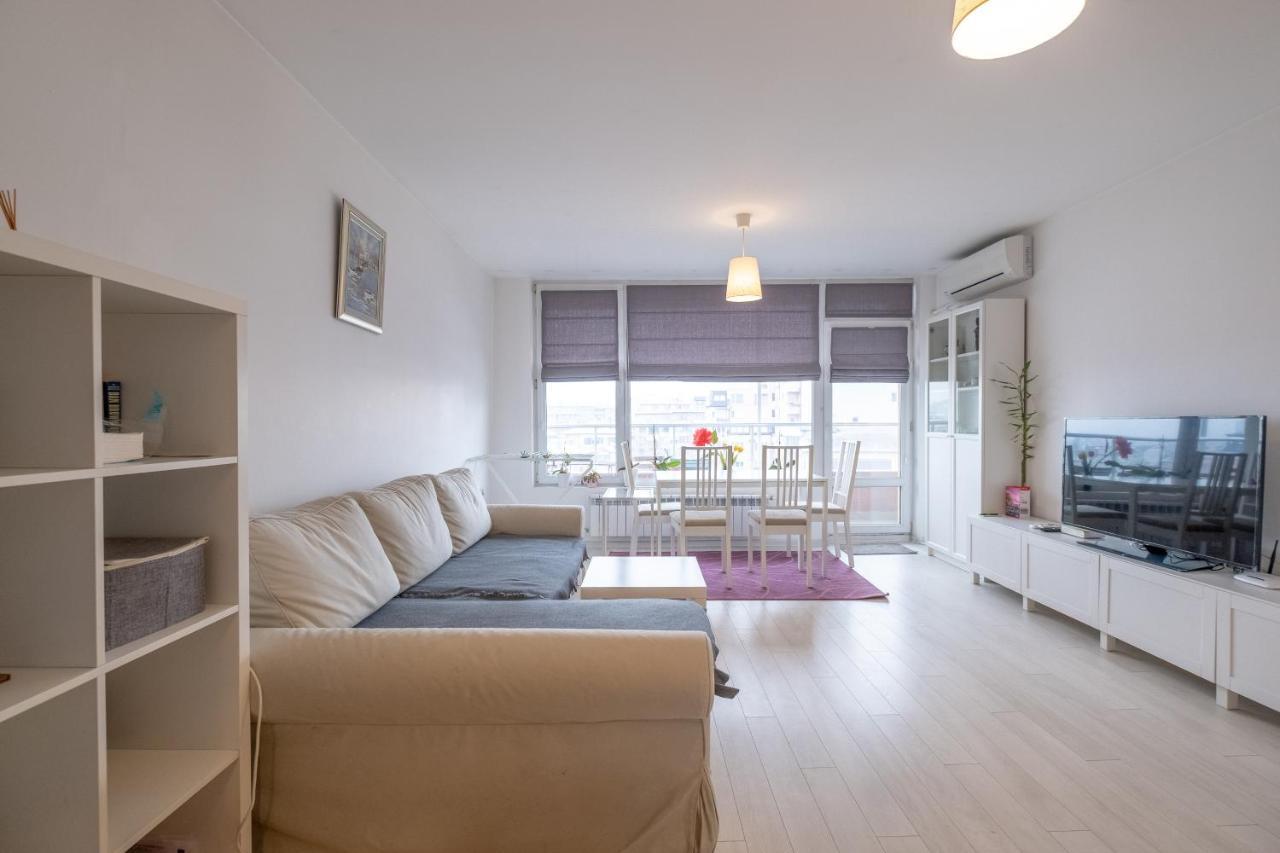 Ferienwohnung Sunny Large Studio in Banishora District Sofia Exterior foto
